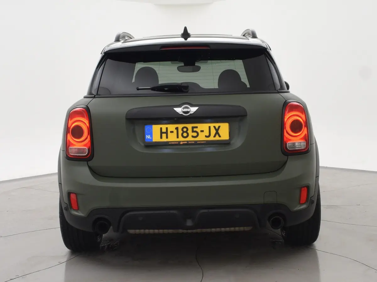 JCW 2.0 JOHN COOPER WORKS 231 PK ALL4 AUT. MAT GROEN + PANORAMA | CAMERA | HEAD-UP | HK | LEDER | STOELVERW.