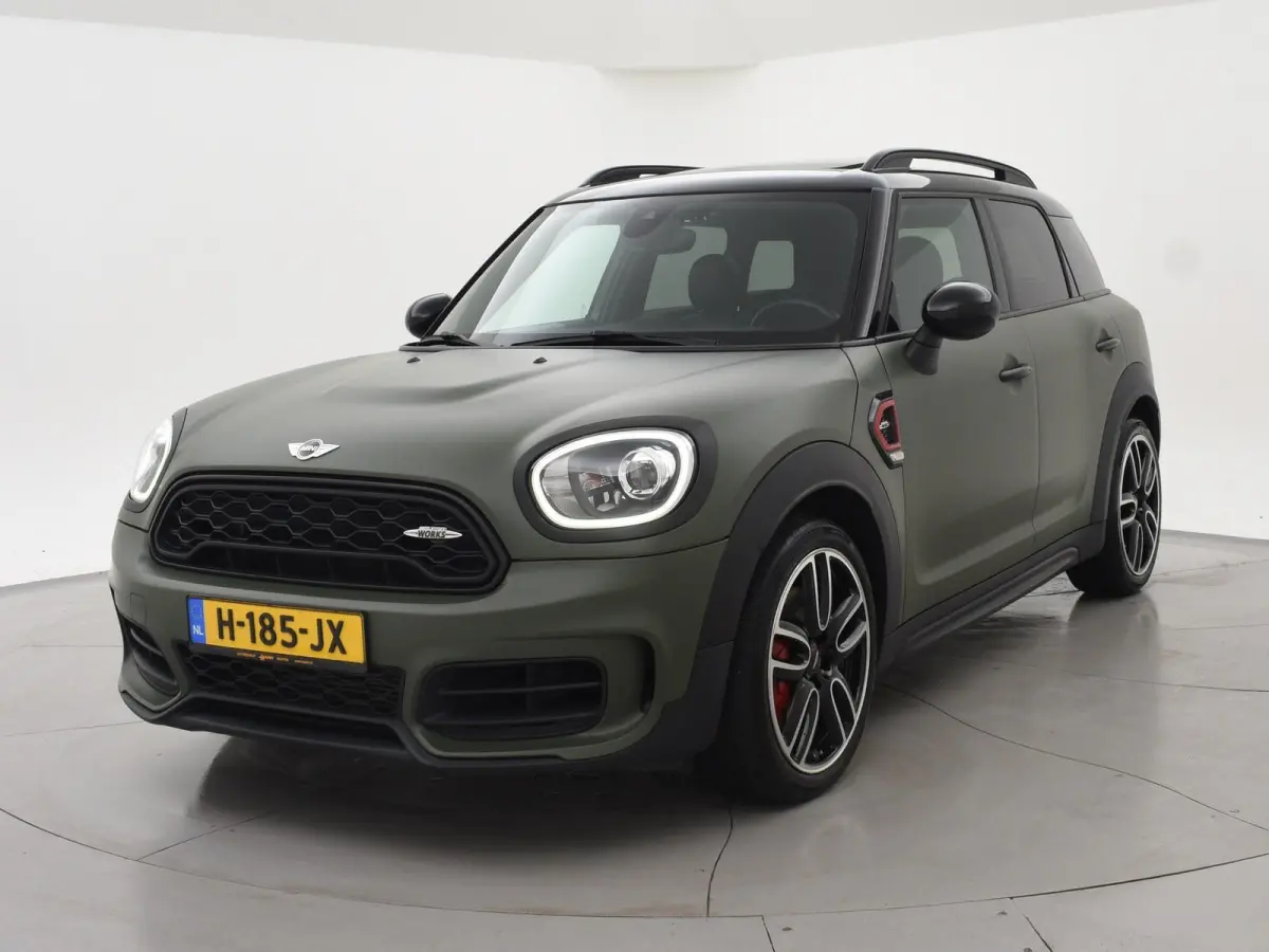JCW 2.0 JOHN COOPER WORKS 231 PK ALL4 AUT. MAT GROEN + PANORAMA | CAMERA | HEAD-UP | HK | LEDER | STOELVERW.