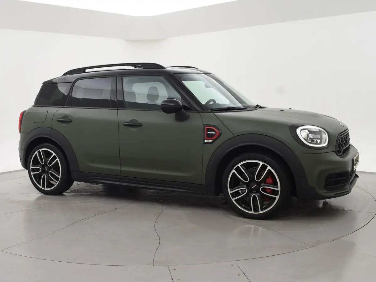 JCW 2.0 JOHN COOPER WORKS 231 PK ALL4 AUT. MAT GROEN + PANORAMA | CAMERA | HEAD-UP | HK | LEDER | STOELVERW.