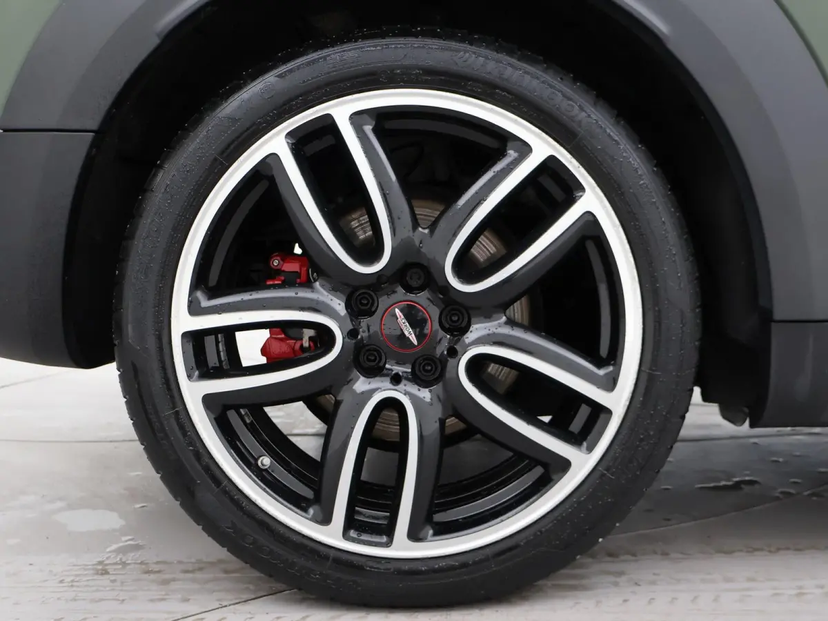 JCW 2.0 JOHN COOPER WORKS 231 PK ALL4 AUT. MAT GROEN + PANORAMA | CAMERA | HEAD-UP | HK | LEDER | STOELVERW.
