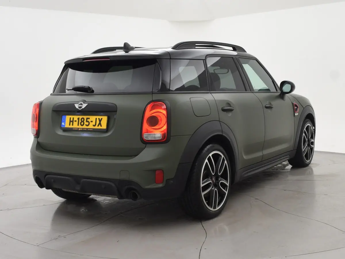 JCW 2.0 JOHN COOPER WORKS 231 PK ALL4 AUT. MAT GROEN + PANORAMA | CAMERA | HEAD-UP | HK | LEDER | STOELVERW.