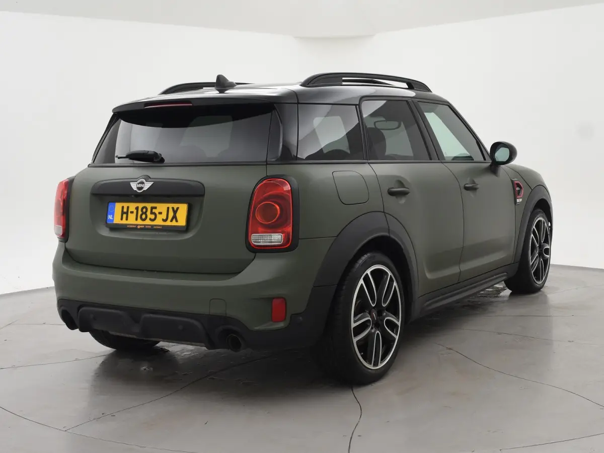 JCW 2.0 JOHN COOPER WORKS 231 PK ALL4 AUT. MAT GROEN + PANORAMA | CAMERA | HEAD-UP | HK | LEDER | STOELVERW.
