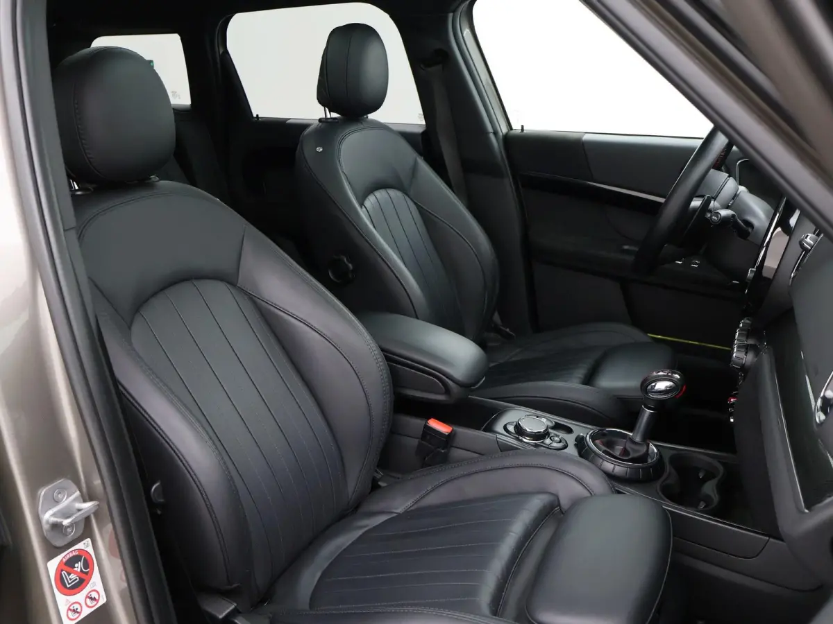 JCW 2.0 JOHN COOPER WORKS 231 PK ALL4 AUT. MAT GROEN + PANORAMA | CAMERA | HEAD-UP | HK | LEDER | STOELVERW.