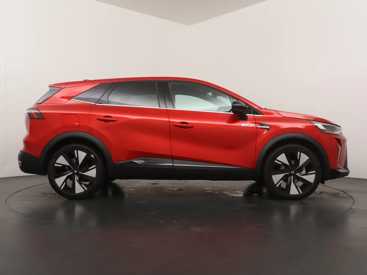 1.8 HEV First Edition | €3.000 Korting! | | Adaptive Cruise Control | Apple Carplay/Android Auto | Around View Monitor | Climate Control | Google Navigatie | Parkeer Assistent | Stoel- en 