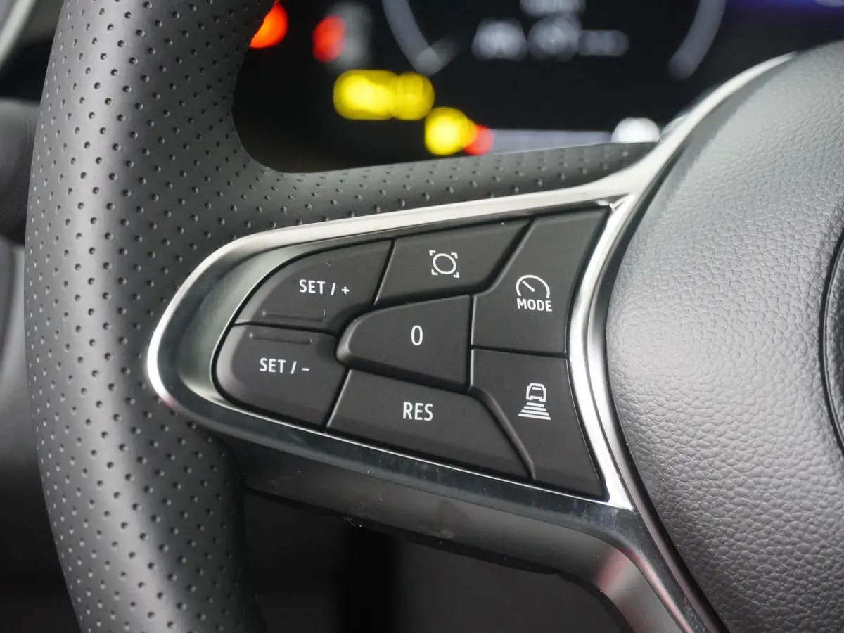 1.8 HEV First Edition | €3.000 Korting! | | Adaptive Cruise Control | Apple Carplay/Android Auto | Around View Monitor | Climate Control | Google Navigatie | Parkeer Assistent | Stoel- en 