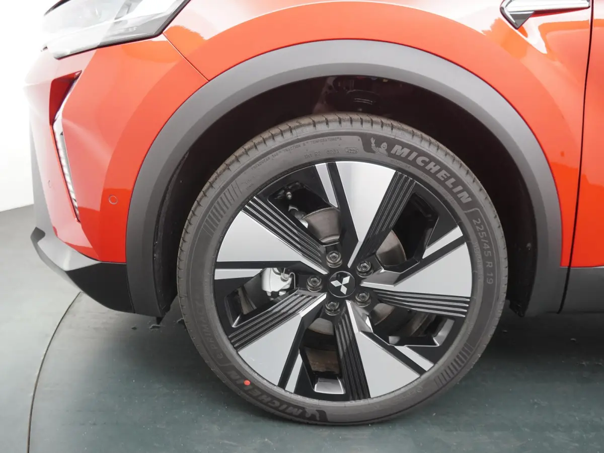1.8 HEV First Edition | €3.000 Korting! | | Adaptive Cruise Control | Apple Carplay/Android Auto | Around View Monitor | Climate Control | Google Navigatie | Parkeer Assistent | Stoel- en 
