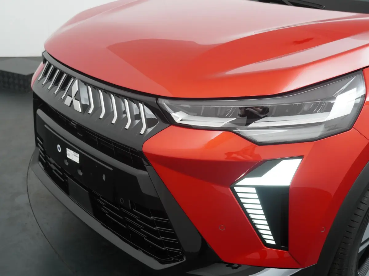 1.8 HEV First Edition | €3.000 Korting! | | Adaptive Cruise Control | Apple Carplay/Android Auto | Around View Monitor | Climate Control | Google Navigatie | Parkeer Assistent | Stoel- en 