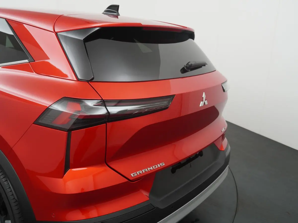 1.8 HEV First Edition | €3.000 Korting! | | Adaptive Cruise Control | Apple Carplay/Android Auto | Around View Monitor | Climate Control | Google Navigatie | Parkeer Assistent | Stoel- en 