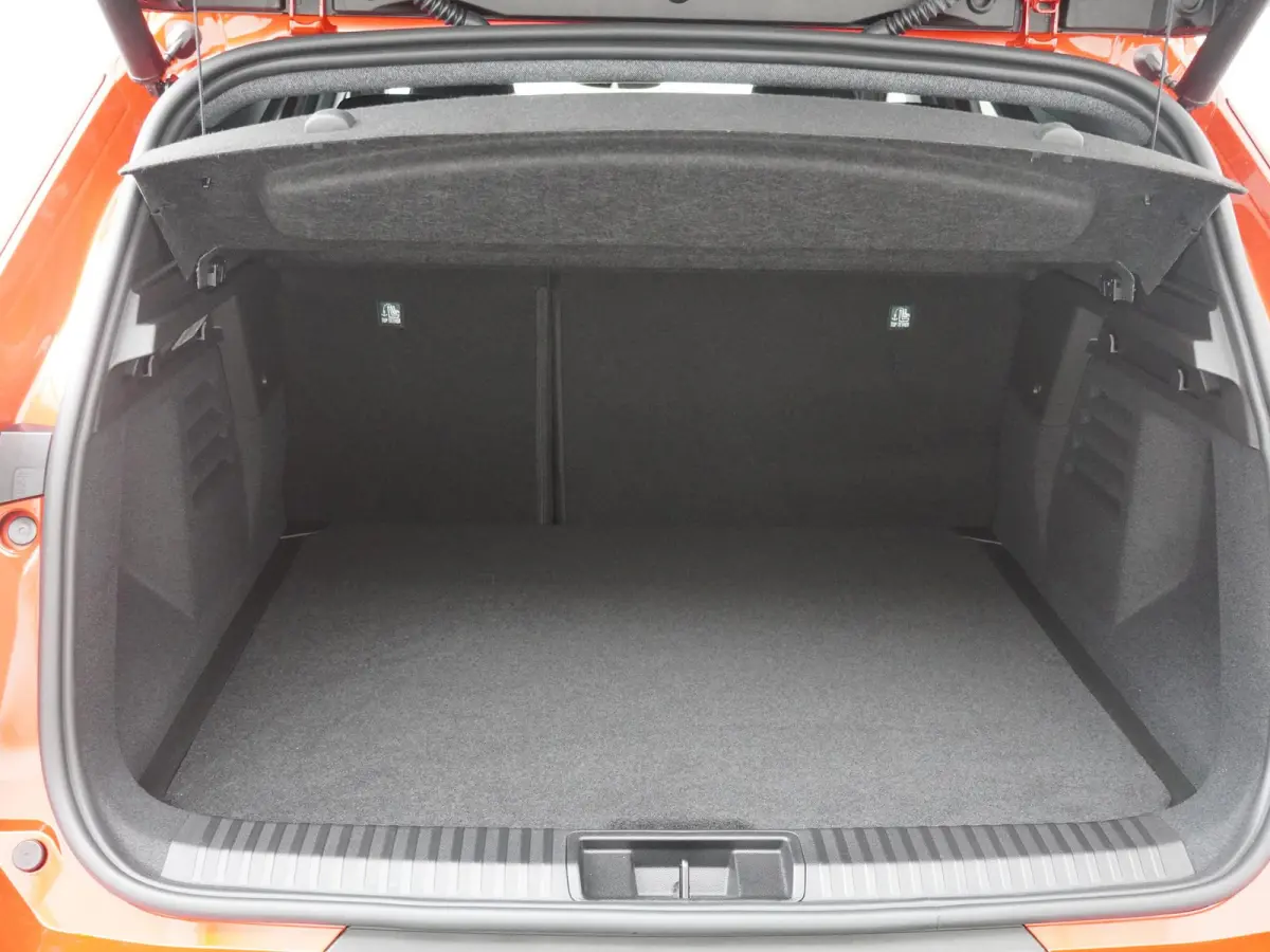 1.8 HEV First Edition | €3.000 Korting! | | Adaptive Cruise Control | Apple Carplay/Android Auto | Around View Monitor | Climate Control | Google Navigatie | Parkeer Assistent | Stoel- en 