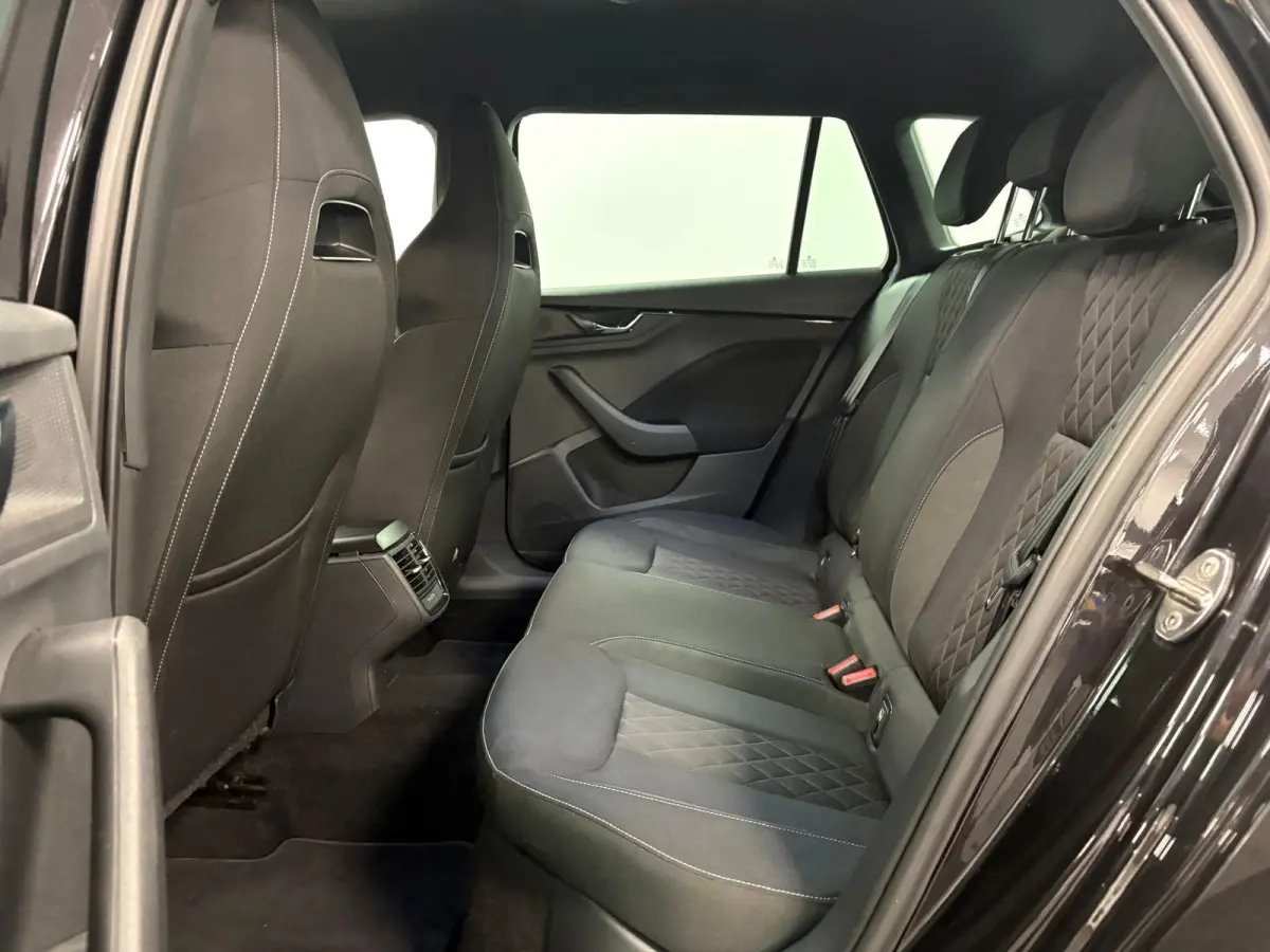 1.0 TSI Sport Business*Nap*Cruise-Control*Virtual cockpit*Stoelverwarming*PDC*Navi*Apple-Carplay-Andriod*