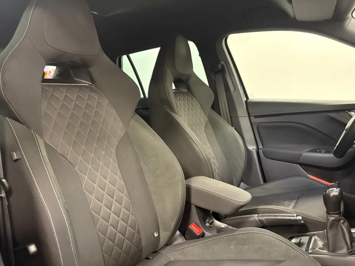 1.0 TSI Sport Business*Nap*Cruise-Control*Virtual cockpit*Stoelverwarming*PDC*Navi*Apple-Carplay-Andriod*