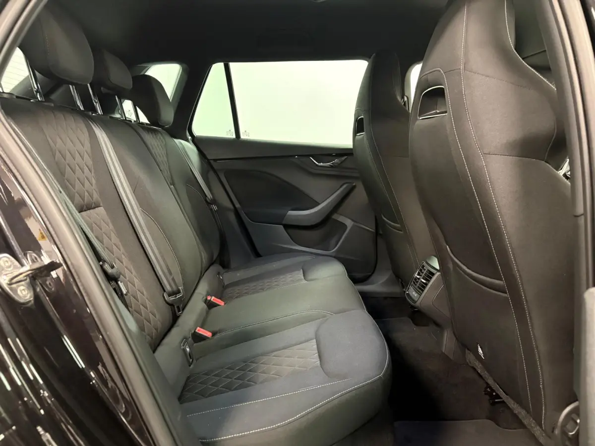 1.0 TSI Sport Business*Nap*Cruise-Control*Virtual cockpit*Stoelverwarming*PDC*Navi*Apple-Carplay-Andriod*