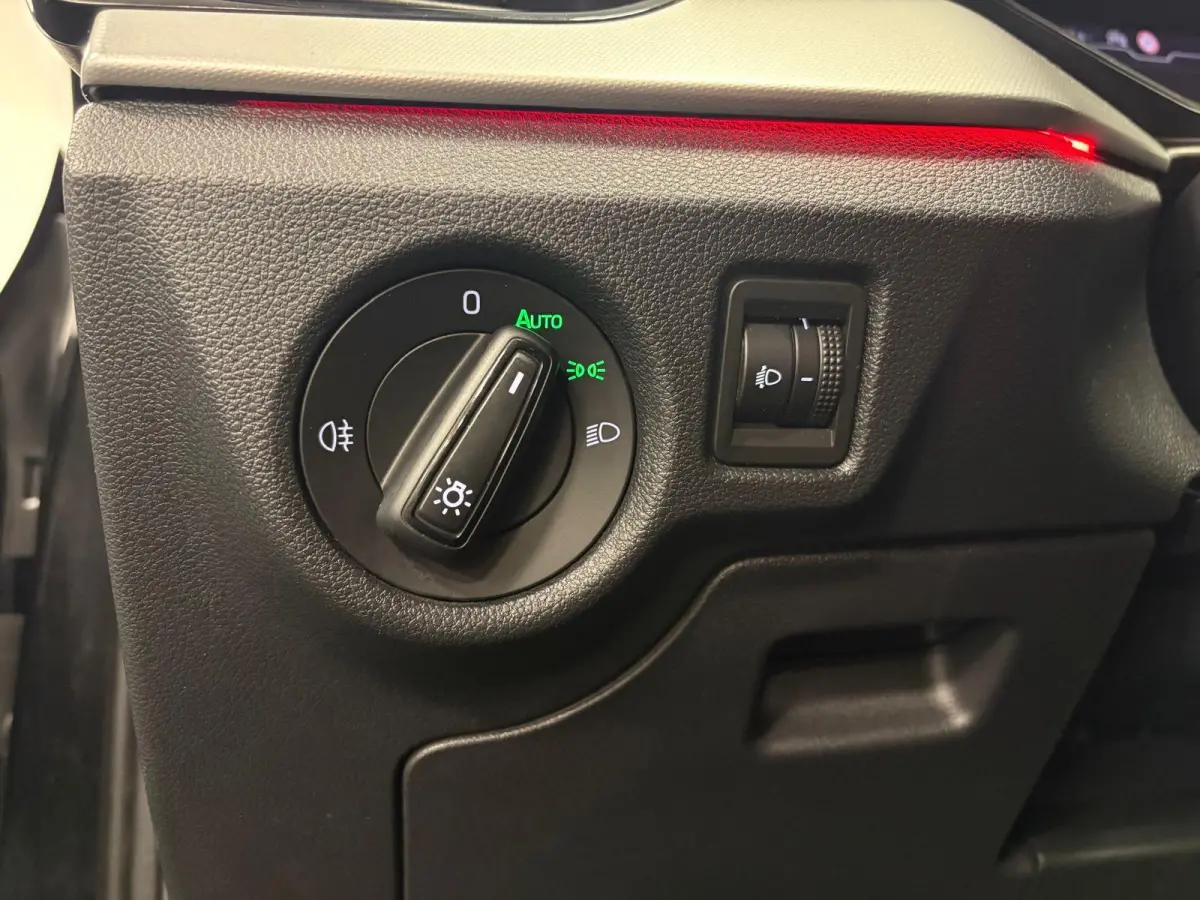 1.0 TSI Sport Business*Nap*Cruise-Control*Virtual cockpit*Stoelverwarming*PDC*Navi*Apple-Carplay-Andriod*