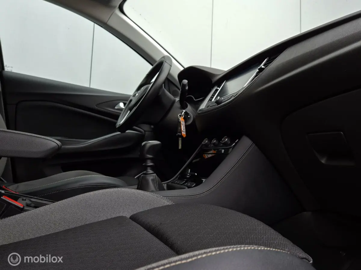 1.2 TURBO BUSINESS +/CAMERA/LED/HALF LEDER/CARPLAY/CLIMATE