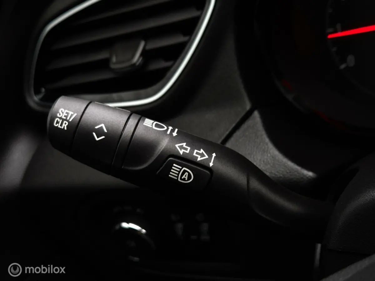 1.2 TURBO BUSINESS +/CAMERA/LED/HALF LEDER/CARPLAY/CLIMATE