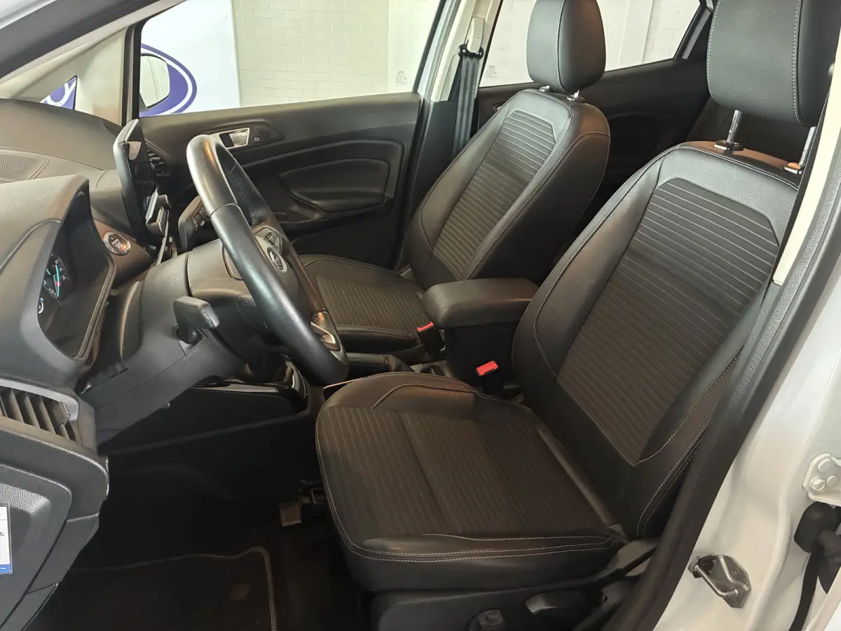 125pk EcoBoost Titanium navi-winterpack-blis