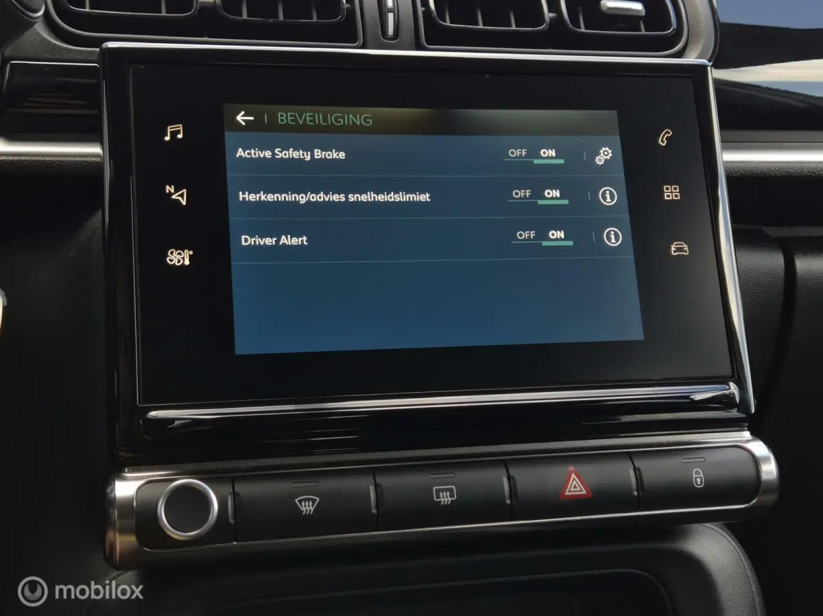 1.2 PURETECH FEEL/CLIMATE/LED/CARPLAY/CRUISE/BLUETOOTH