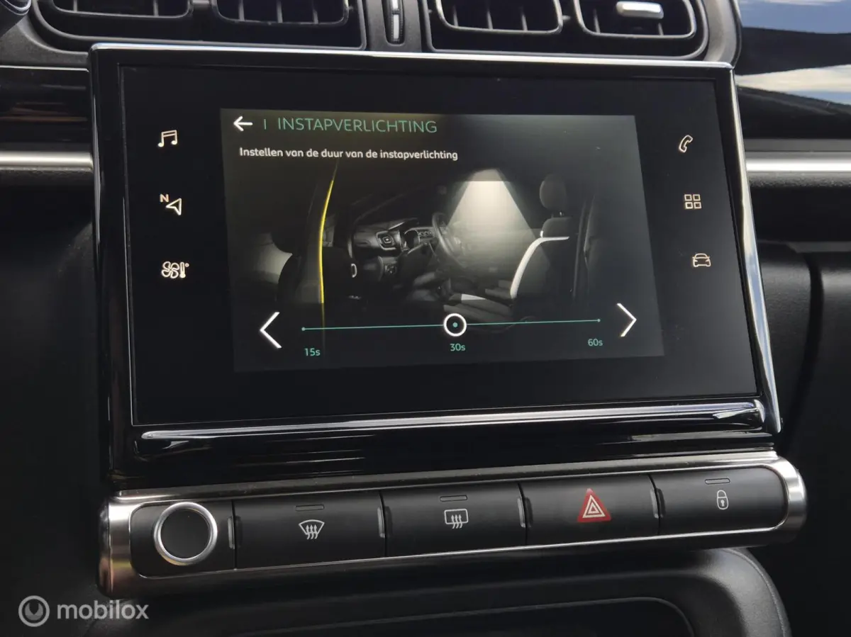 1.2 PURETECH FEEL/CLIMATE/LED/CARPLAY/CRUISE/BLUETOOTH