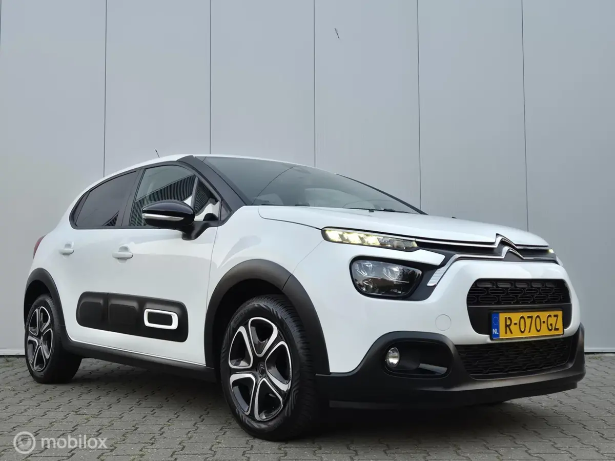 1.2 PURETECH FEEL/CLIMATE/LED/CARPLAY/CRUISE/BLUETOOTH