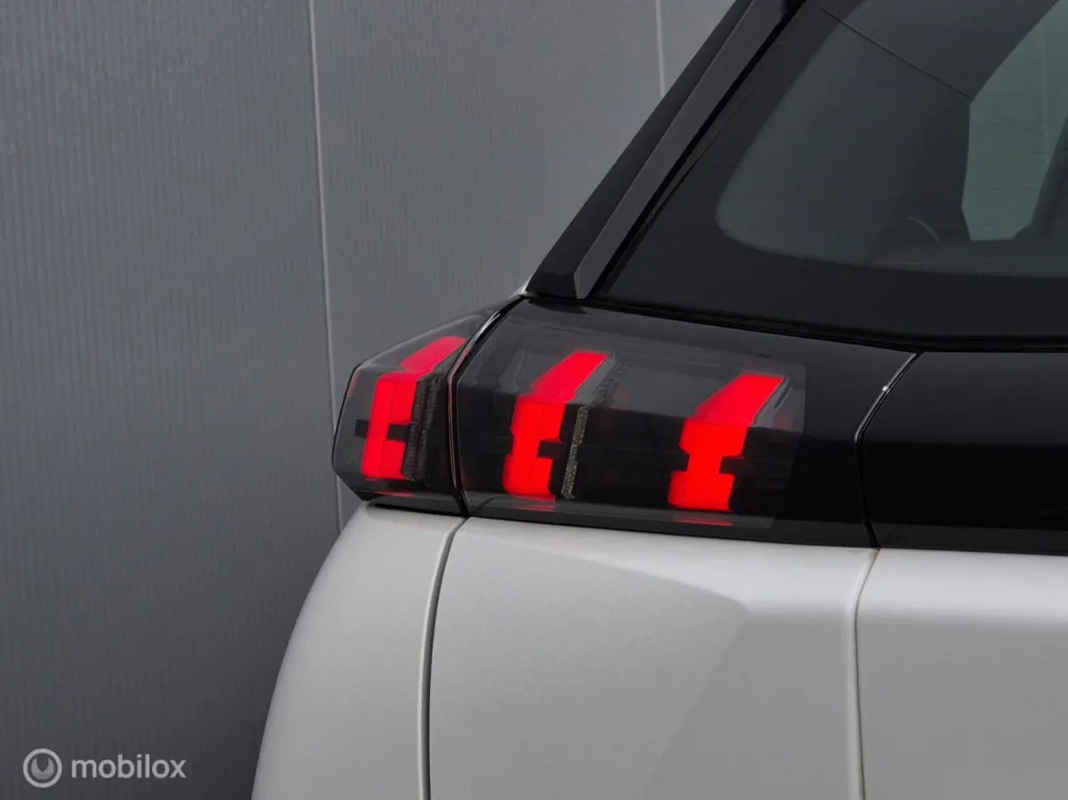 1.2 PURETECH ACTIVE/LED/CARPLAY/DAB/PDC/NIEUWE MOTOR