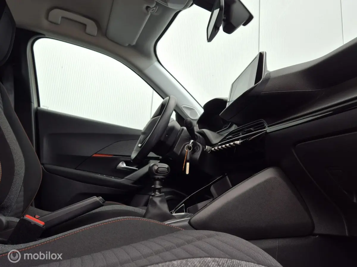 1.2 PURETECH ACTIVE/LED/CARPLAY/DAB/PDC/NIEUWE MOTOR