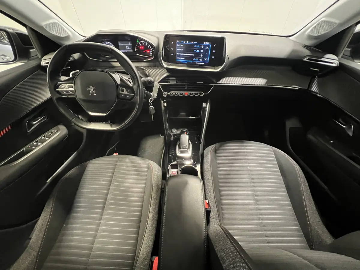 1.2 Turbo Active Pack | Android Auto/Apple Carplay | LM Velgen 16" | Cruise Control | Kunstlederen/Stoffen Bekleding | Airco |