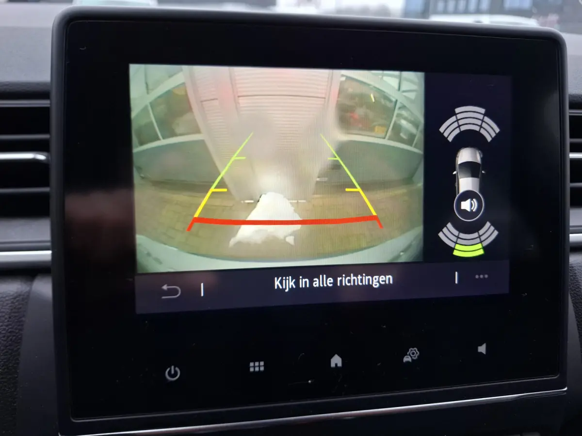 1.0 TCe 90 evolution | Navigatie/Android/Apple Carplay | LM Velgen 17" | Cruise Control | Achteruitrijcamera | PDC Voor en Achter | Airco |