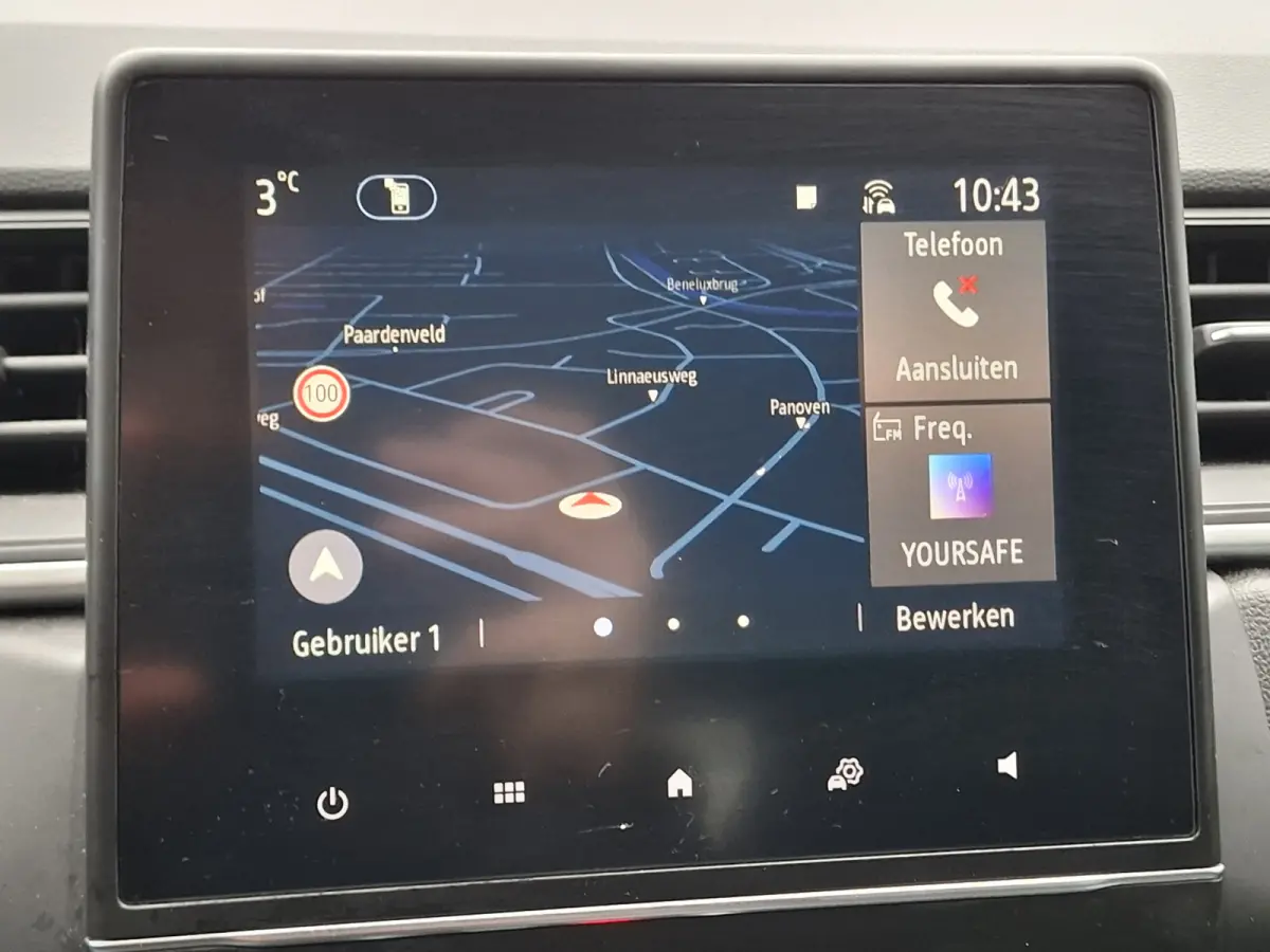 1.0 TCe 90 evolution | Navigatie/Android/Apple Carplay | LM Velgen 17" | Cruise Control | Achteruitrijcamera | PDC Voor en Achter | Airco |