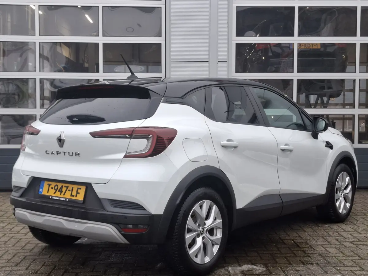 1.0 TCe 90 evolution | Navigatie/Android/Apple Carplay | LM Velgen 17" | Cruise Control | Achteruitrijcamera | PDC Voor en Achter | Airco |