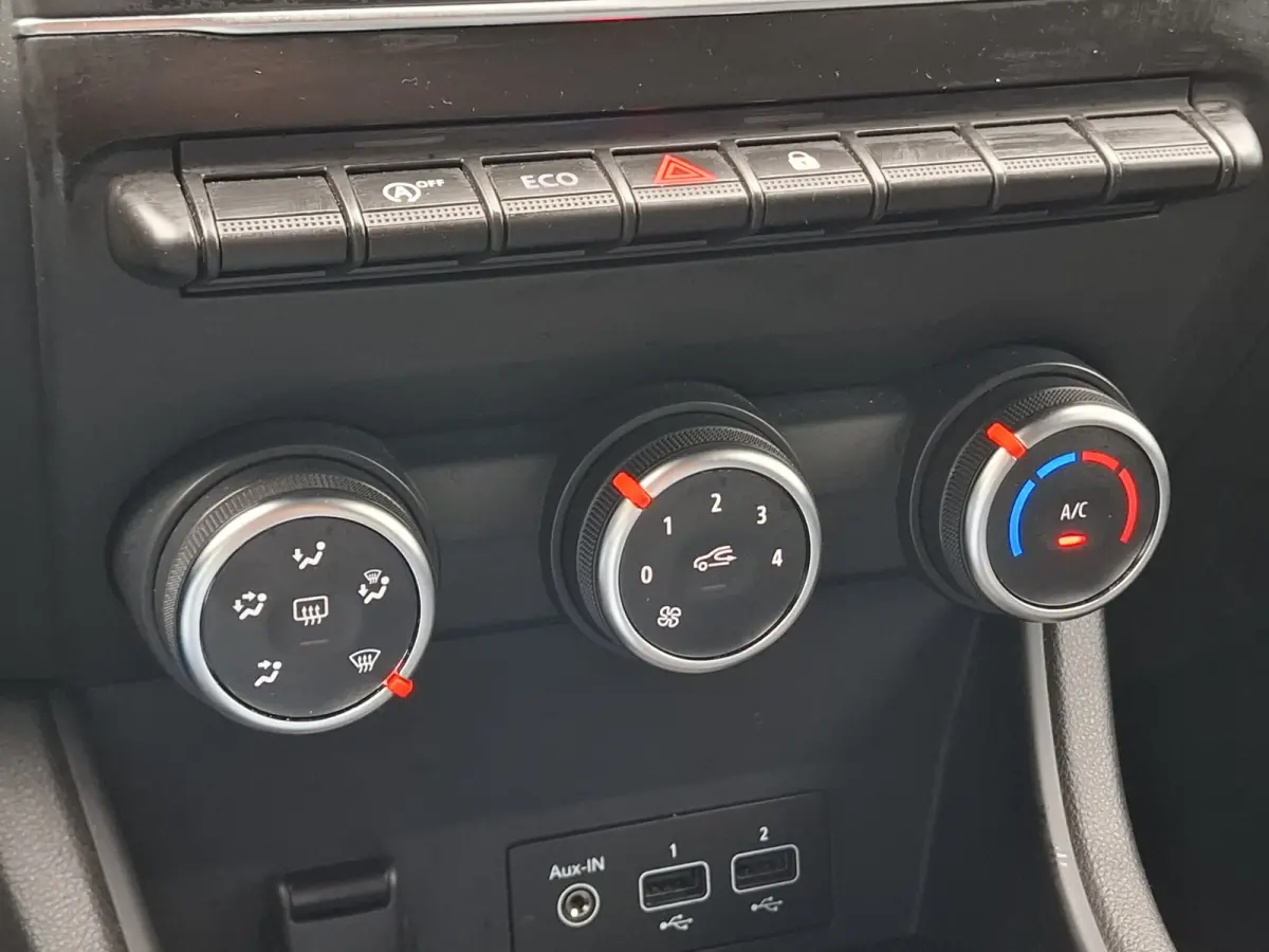 1.0 TCe 90 evolution | Navigatie/Android/Apple Carplay | LM Velgen 17" | Cruise Control | Achteruitrijcamera | PDC Voor en Achter | Airco |