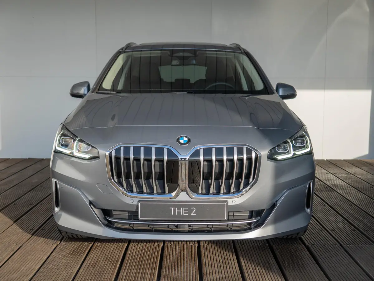 220i Luxury Line | Equipment Package | Comfort Pack | Travel Pack