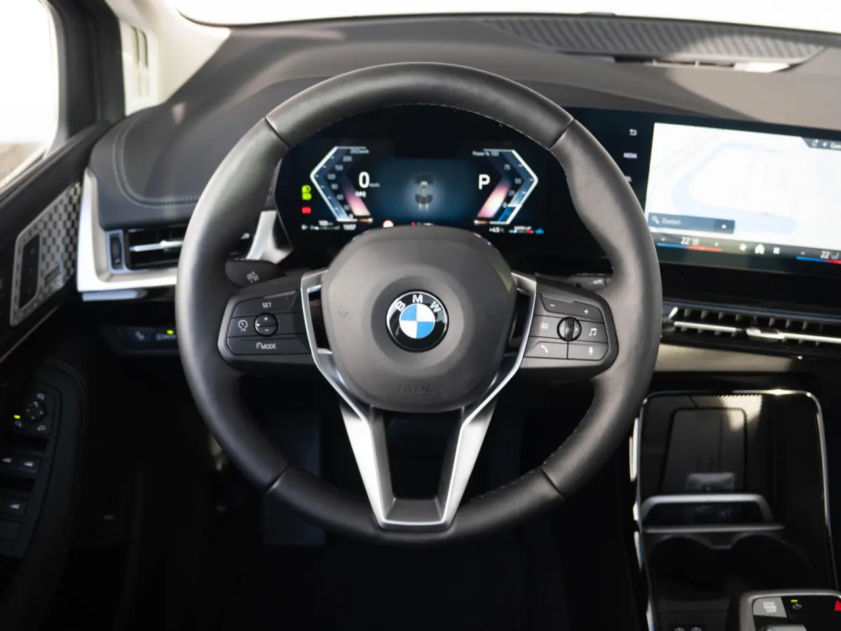 220i Luxury Line | Equipment Package | Comfort Pack | Travel Pack