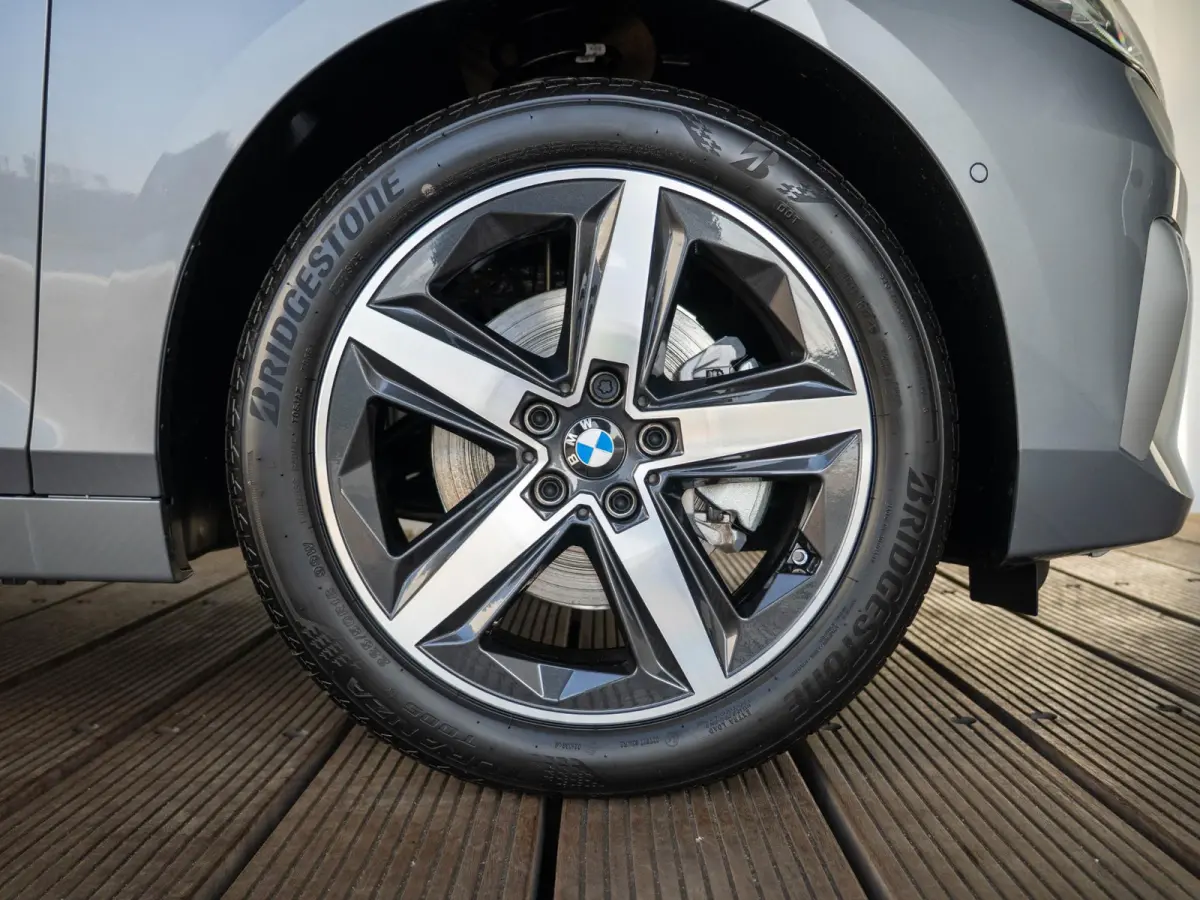 220i Luxury Line | Equipment Package | Comfort Pack | Travel Pack