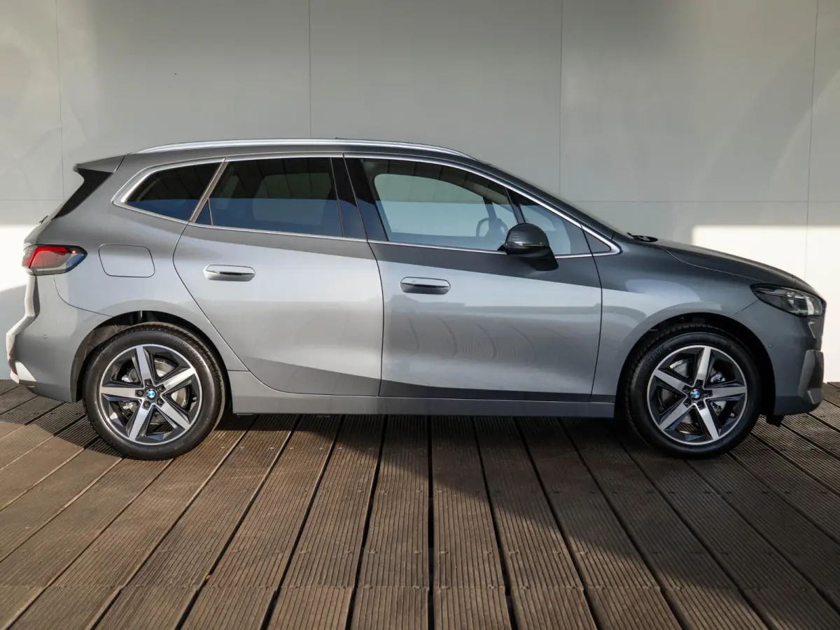 220i Luxury Line | Equipment Package | Comfort Pack | Travel Pack
