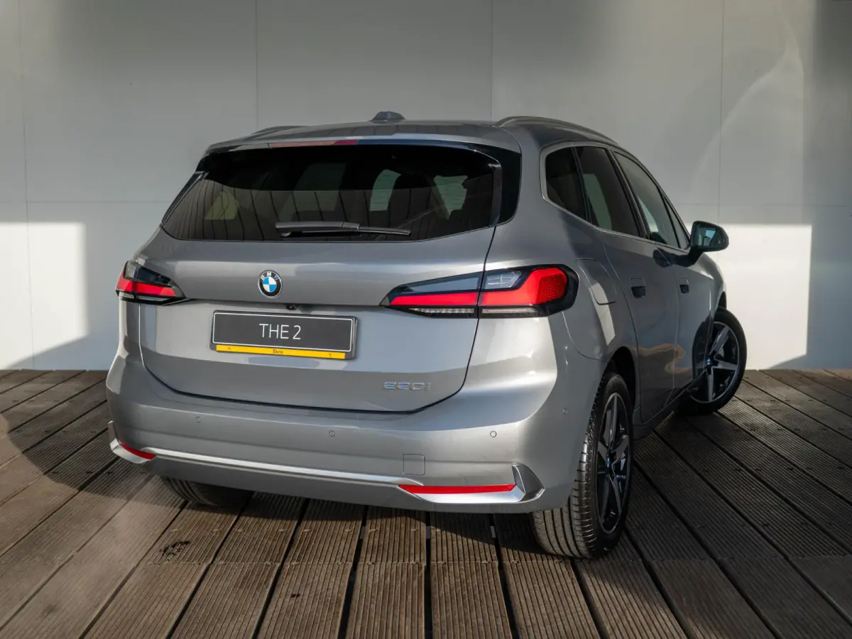 220i Luxury Line | Equipment Package | Comfort Pack | Travel Pack