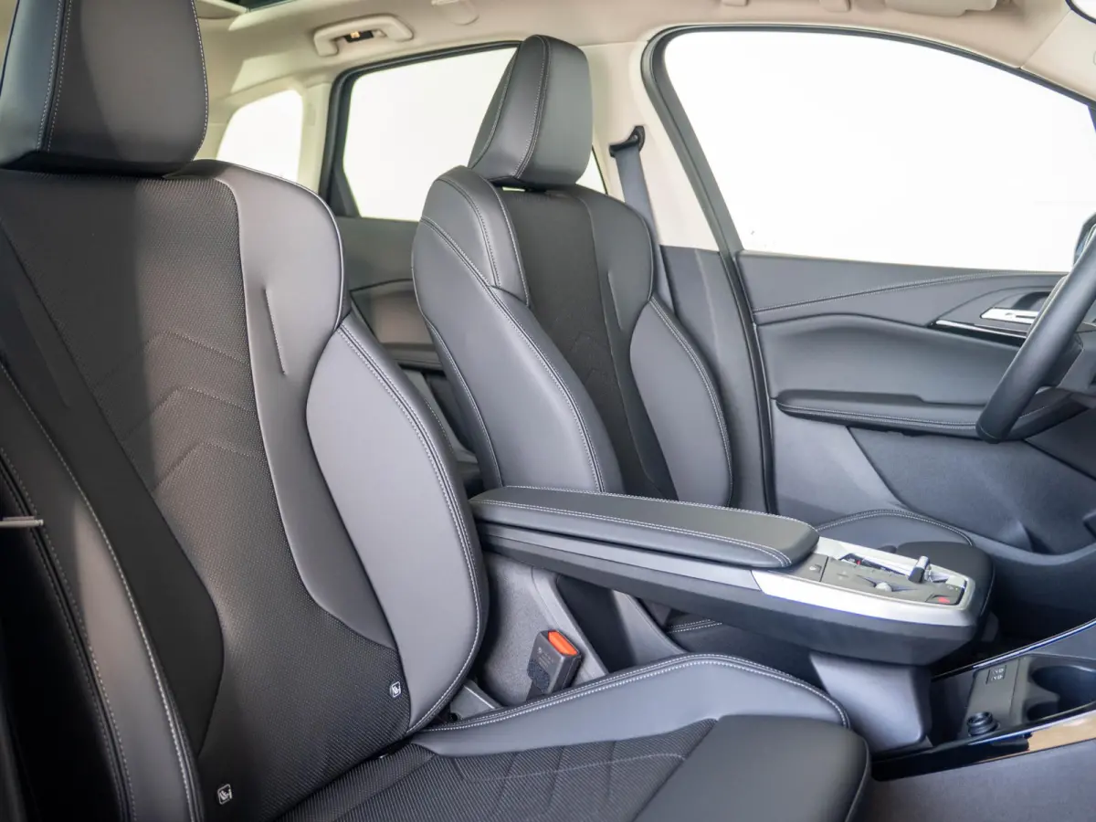 220i Luxury Line | Equipment Package | Comfort Pack | Travel Pack