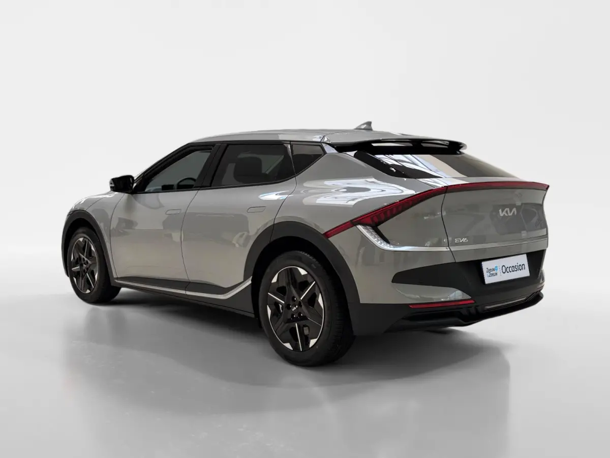 Light Edition 63 kWh Navigatie | Stoel + stuurverwarming | Achteruitrijcamera | Climate control |