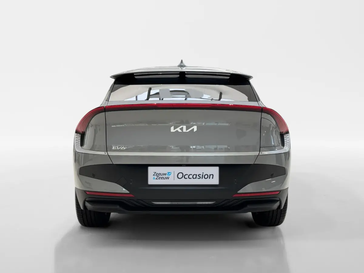 Light Edition 63 kWh Navigatie | Stoel + stuurverwarming | Achteruitrijcamera | Climate control |