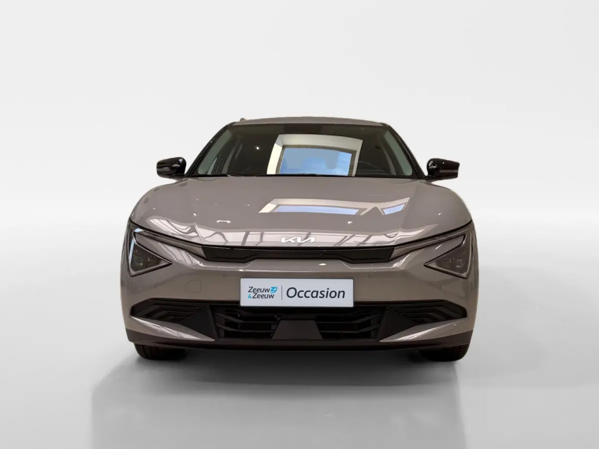 Light Edition 63 kWh Navigatie | Stoel + stuurverwarming | Achteruitrijcamera | Climate control |