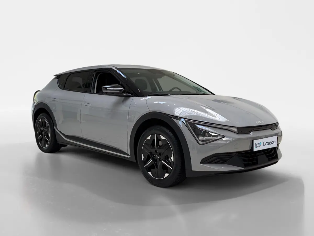Light Edition 63 kWh Navigatie | Stoel + stuurverwarming | Achteruitrijcamera | Climate control |