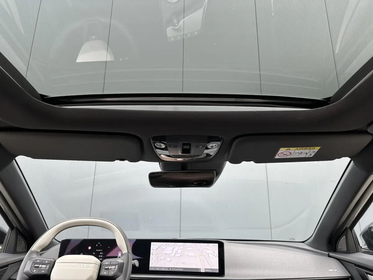 GT-Line 84 kWh | Demo | Direct leverbaar | Garantie t/m 06-2032 | Navi | Clima | 360 Camera | Schuif-/kanteldak | Stoel-/stuurverwarming | Matrix LED