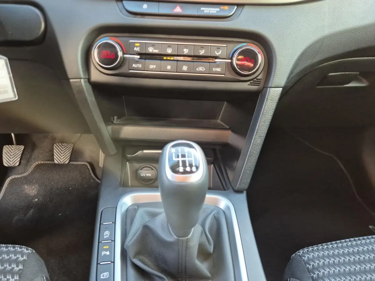1.0 T-GDi DynamicLine | Cruise Control | Climate Control | Navigatie | Carplay/Android Auto | Camera |