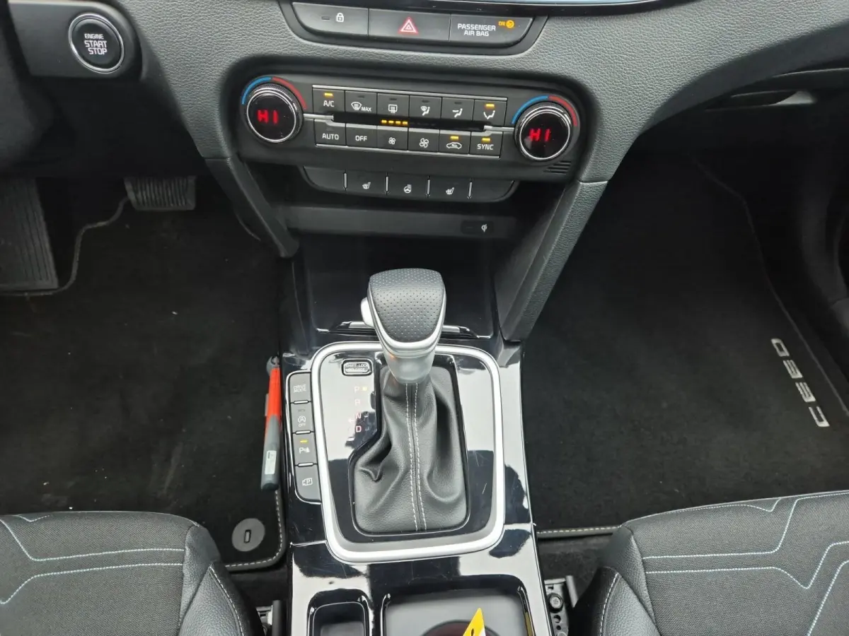 1.0 T-GDi MHEV Design Edition | Airco | Navi | Camera | LM Velgen | AUTOMAAT | Stoelverwarming | Stuurverwarming |