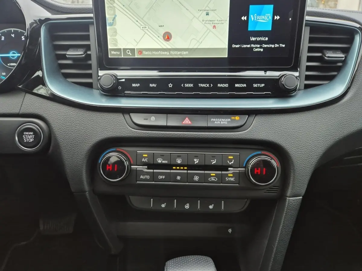 1.0 T-GDi MHEV Design Edition | Airco | Navi | Camera | LM Velgen | AUTOMAAT | Stoelverwarming | Stuurverwarming |