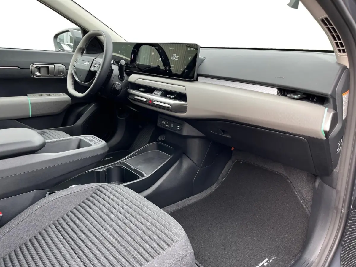 Air 58.3 kWh | Informeer naar beschikbaarheid | 204 pk | 435 km actieradius | NU €3.895 ,- Inruilpremie