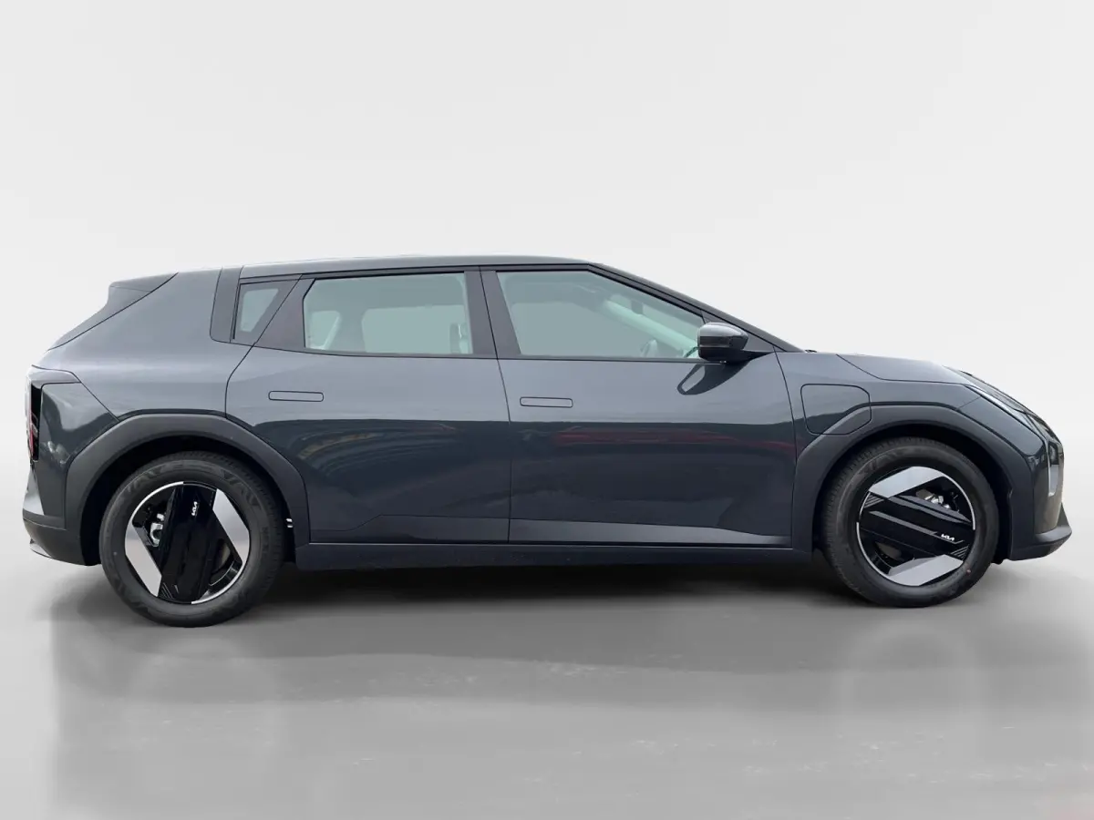 Air 58.3 kWh | Informeer naar beschikbaarheid | 204 pk | 435 km actieradius | NU €3.895 ,- Inruilpremie