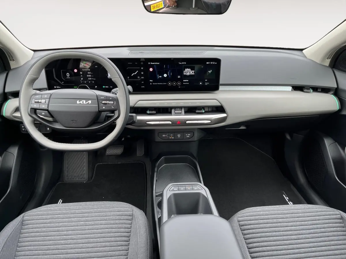 Air 58.3 kWh | Informeer naar beschikbaarheid | 204 pk | 435 km actieradius | NU €3.895 ,- Inruilpremie