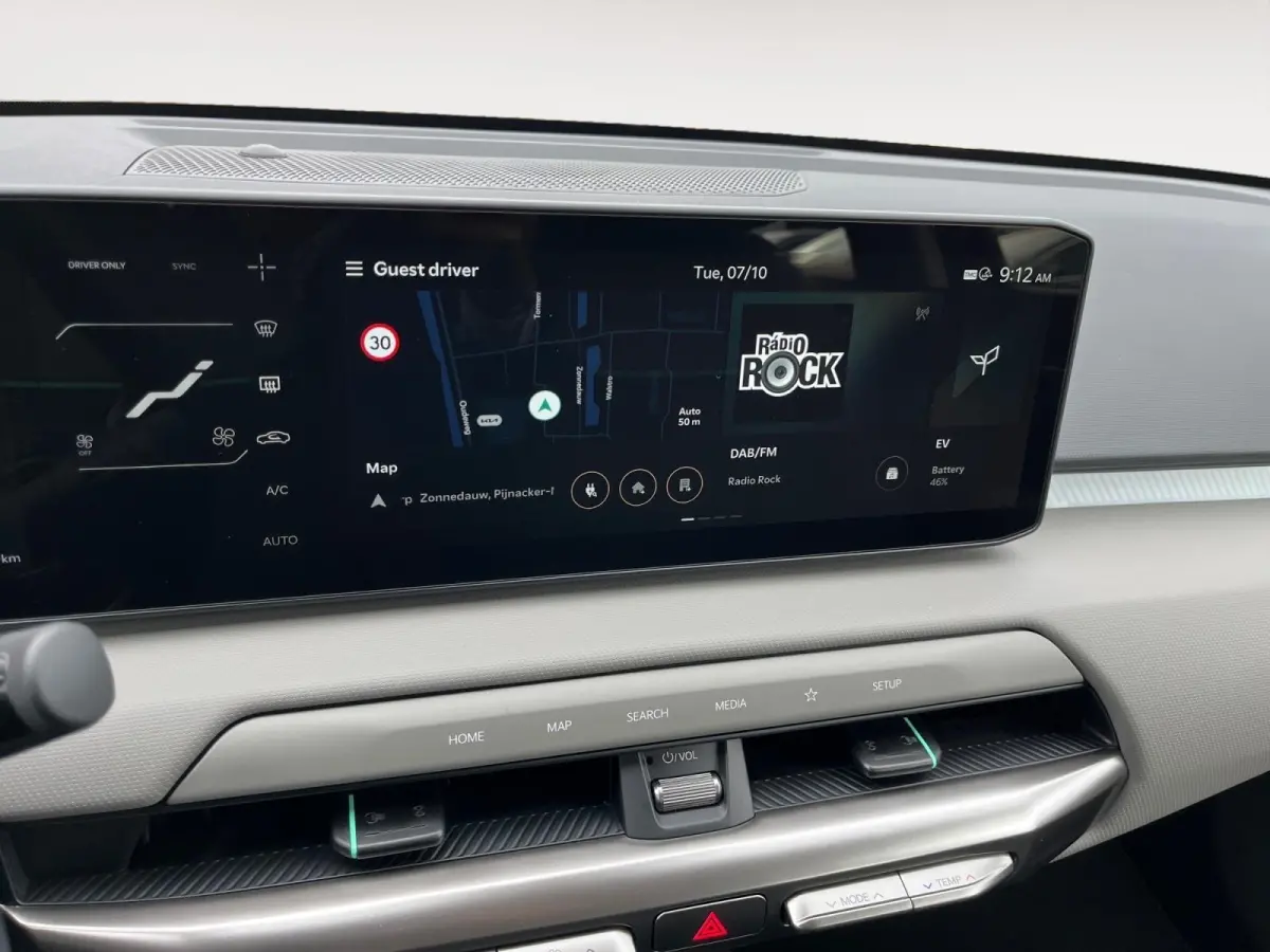 Air 58.3 kWh | Informeer naar beschikbaarheid | 204 pk | 435 km actieradius | NU €3.895 ,- Inruilpremie