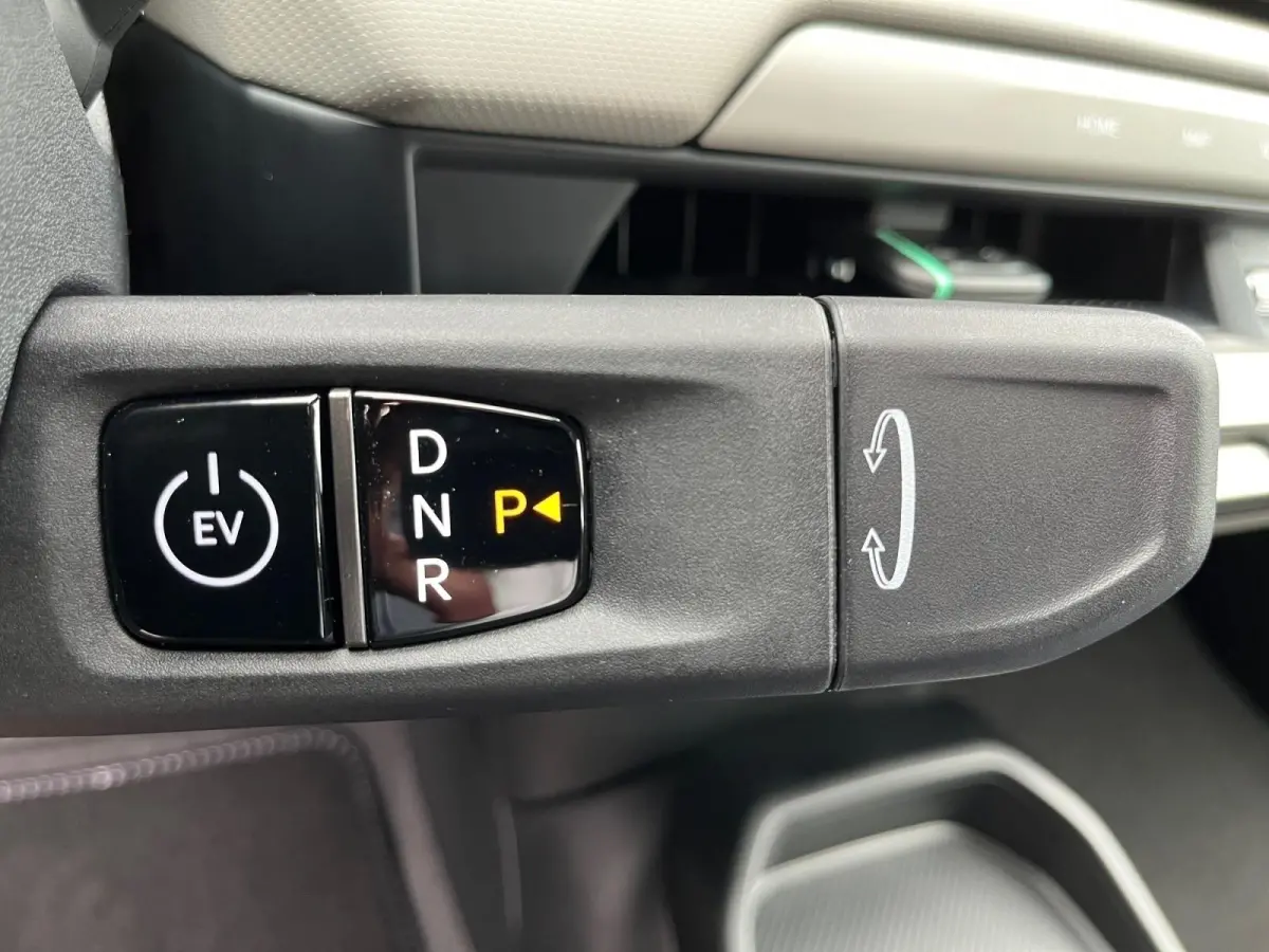 Air 58.3 kWh | Informeer naar beschikbaarheid | 204 pk | 435 km actieradius | NU €3.895 ,- Inruilpremie