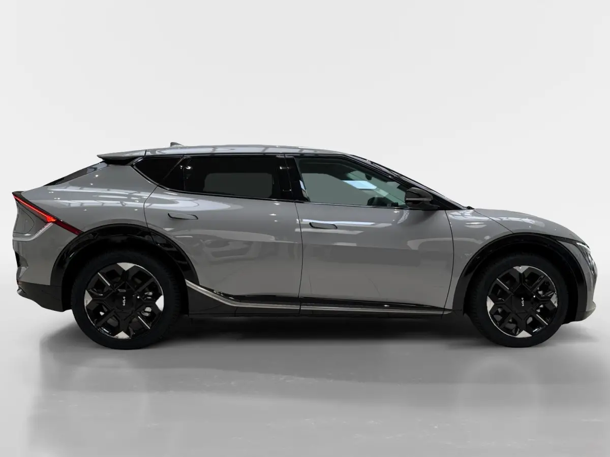 Plus 63 kWh | Enkele kleuren op voorraad bel voor info | € 2000,- Inruilpremie | + €3.500 voorraadvoordeel!